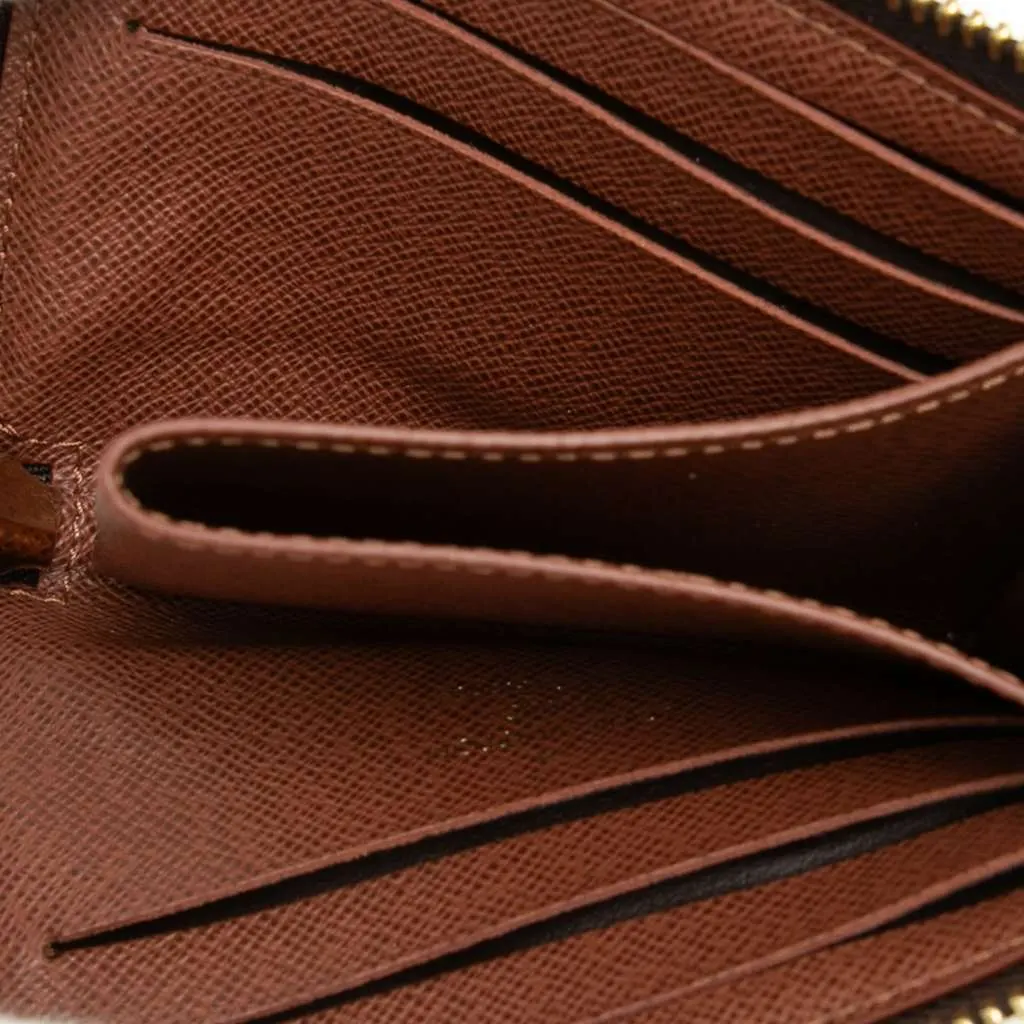 Louis Vuitton Monogram Noa Compact Wallet Brown Good - Model View