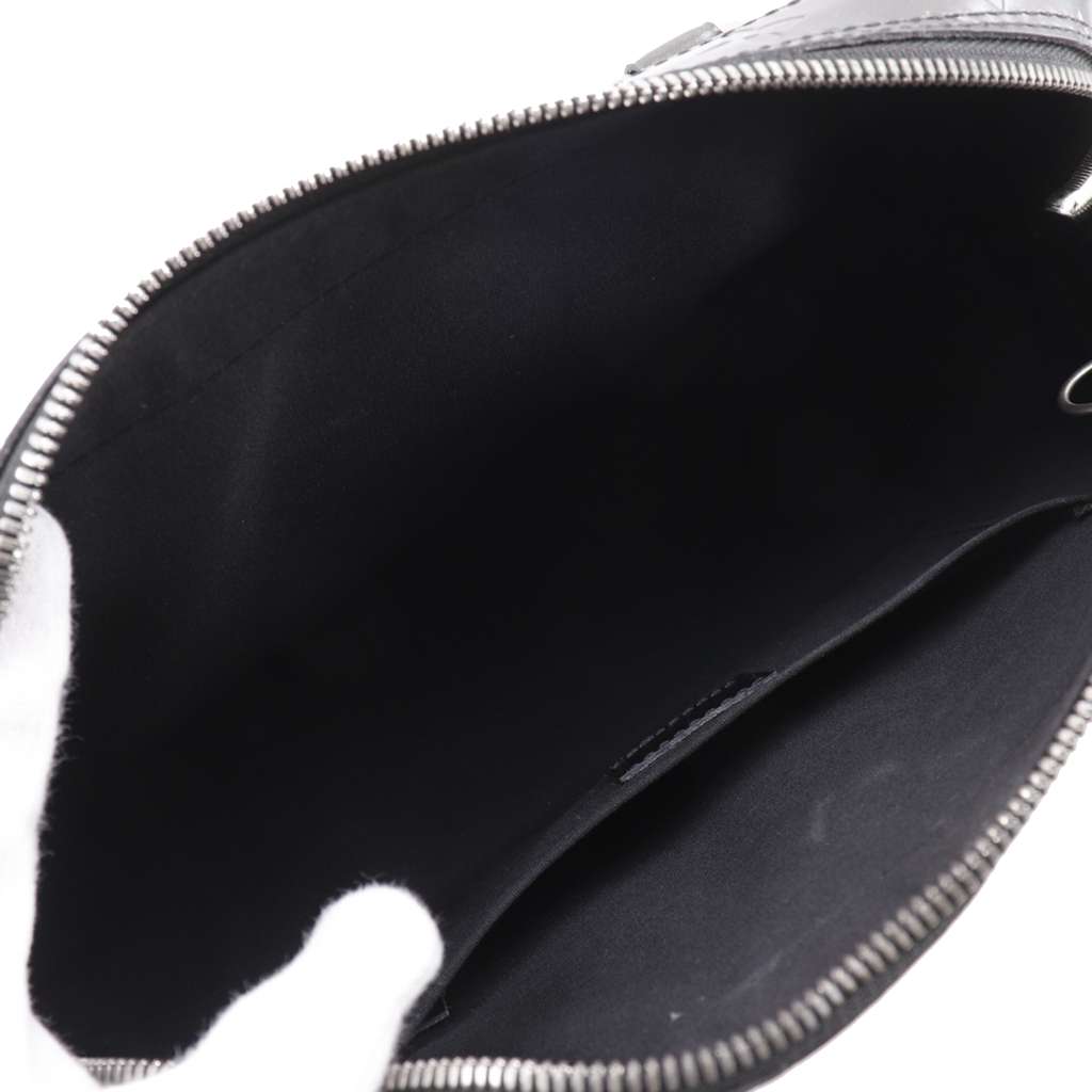 Louis Vuitton Monogram Mat Shelton - 5