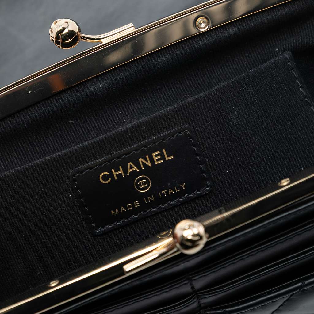 Chanel CC Quilted Calfskin Kiss Lock Flap Phone Holder On Chain Black Leather Good condition - Box View