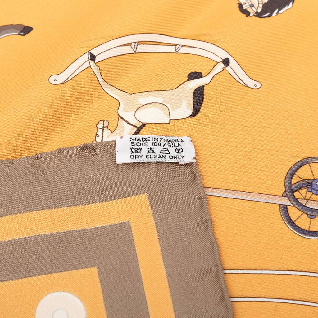 Hermès Raconte Moi le Cheval Silk Scarf 90 Orange Silk Good condition - Back View