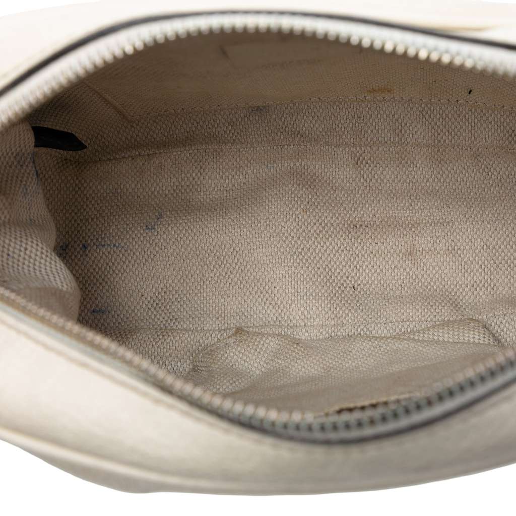 Gucci Leather Soho Disco Crossbody White Leather Good condition - Model View