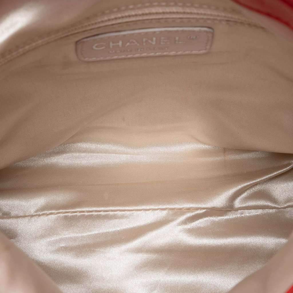 Chanel Medium Lambskin Sombrero Ultimate Soft Hobo Bag Orange Leather Good condition - Model View