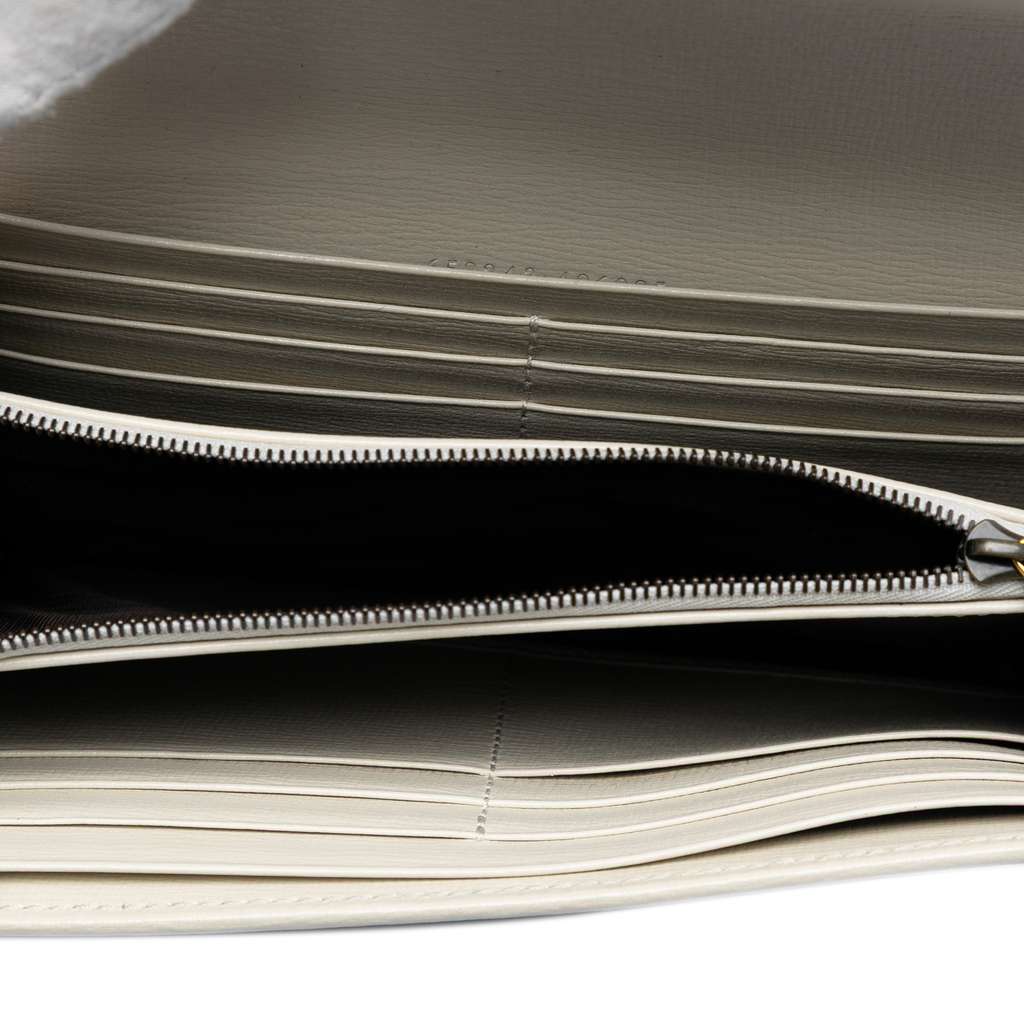 Gucci Bicolor Debossed GG Azalea Calfskin Bamboo Diana Wallet on Chain Green Leather Good condition - Model View