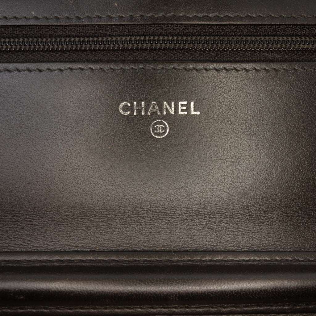 Chanel CC Quilted Crinkled Patent Wallet On Chain Black Leather Good condition - Box View