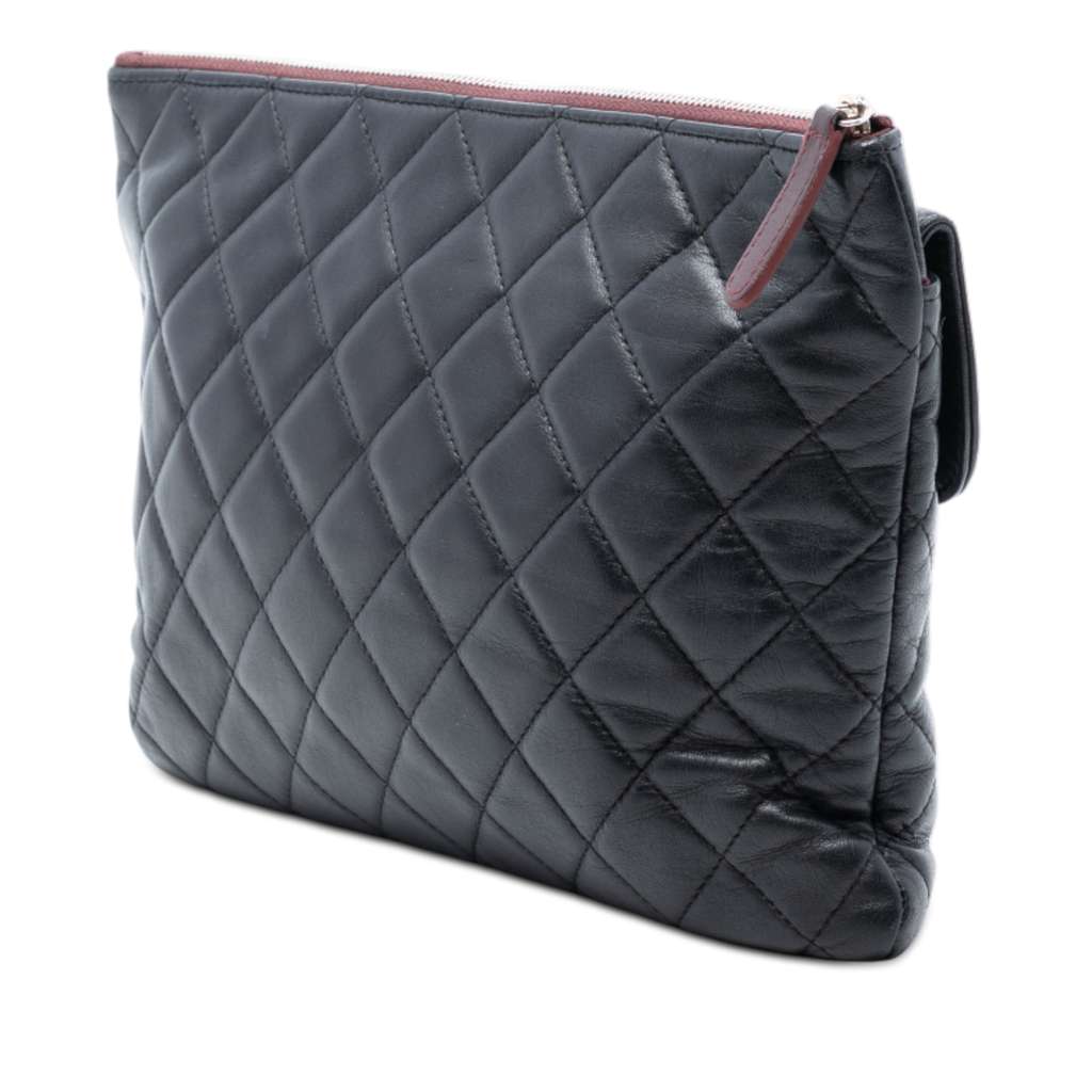 Chanel Medium CC Quilted Lambskin Flap Cosmetic Case Black Leather Good condition - Back View