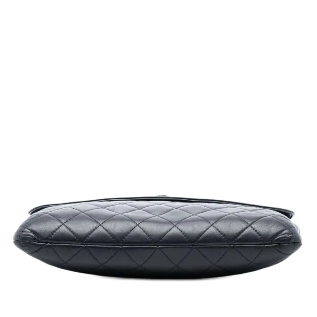 Chanel Medium CC Quilted Lambskin Flap Cosmetic Case Black Leather Very good - Inside View