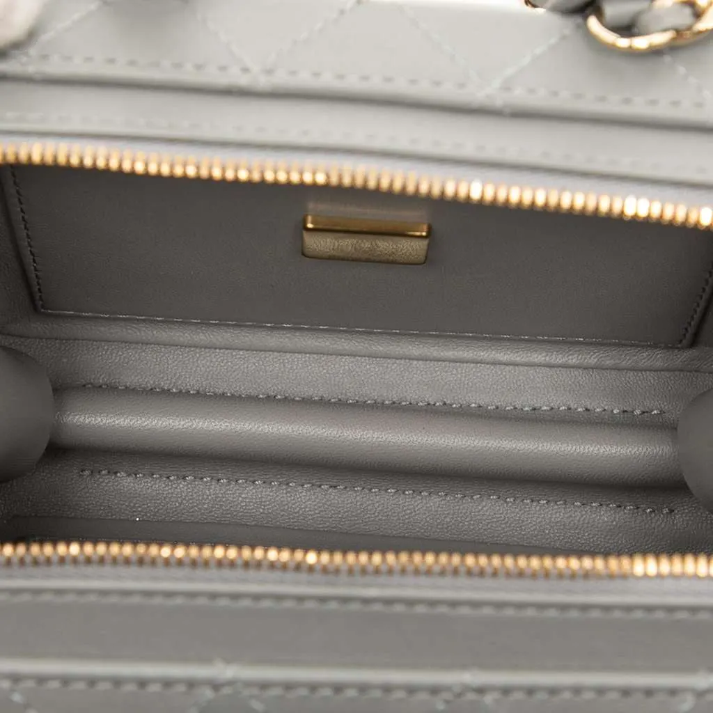Chanel Small CC Quilted Calfskin Top Handle Convertible Vanity Case Grey Leather Very good - Model View