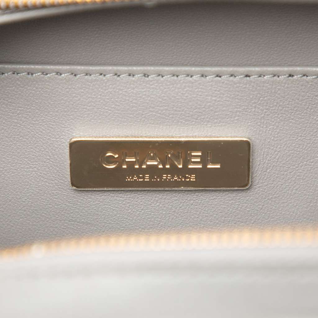 Chanel Small CC Quilted Calfskin Top Handle Convertible Vanity Case Grey Leather Good condition - Box View