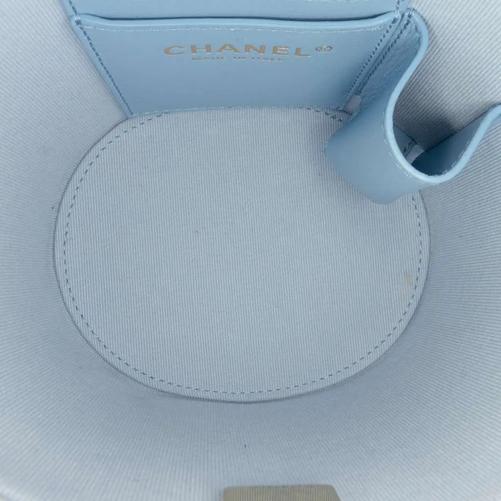 Chanel Mini CC Quilted Lambskin Vertical Vanity Case Blue Leather Very good - Model View