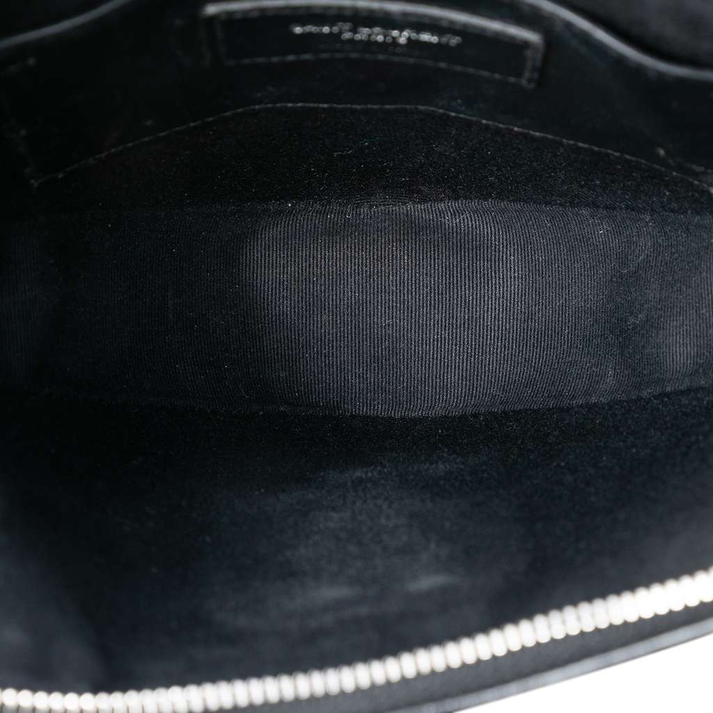 Saint Laurent Studded Calfskin Sac Coeur Heart Tassel Crossbody Black Leather Good condition - Model View