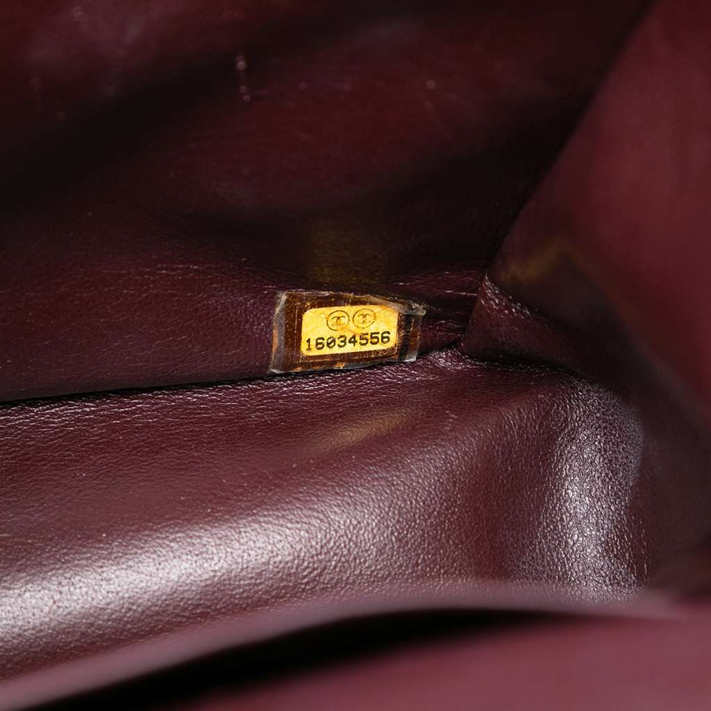 Chanel Maxi Classic Caviar Double Flap Black Leather Good condition - Box View