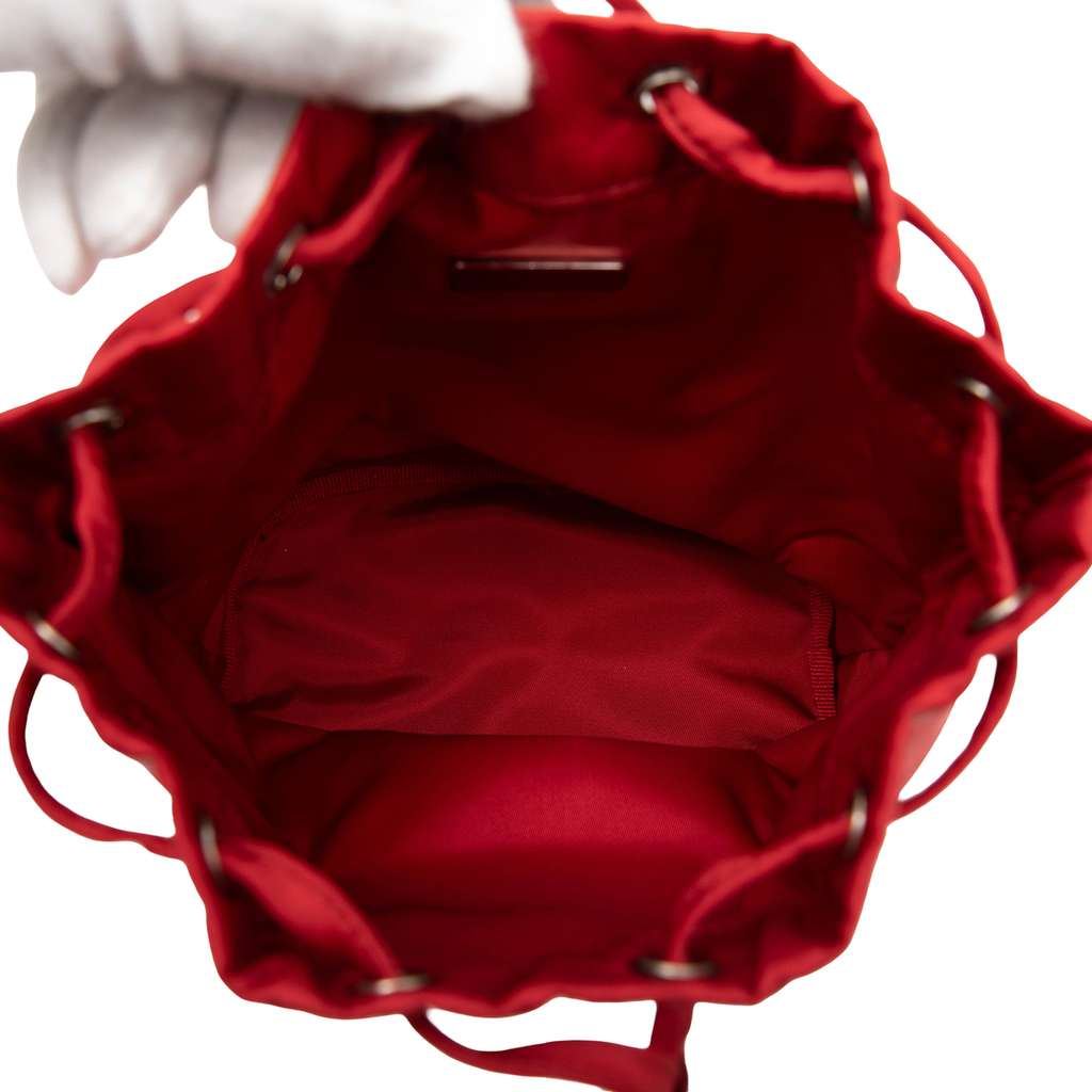 Prada Tessuto Drawstring Pouch Red Good condition - Model View