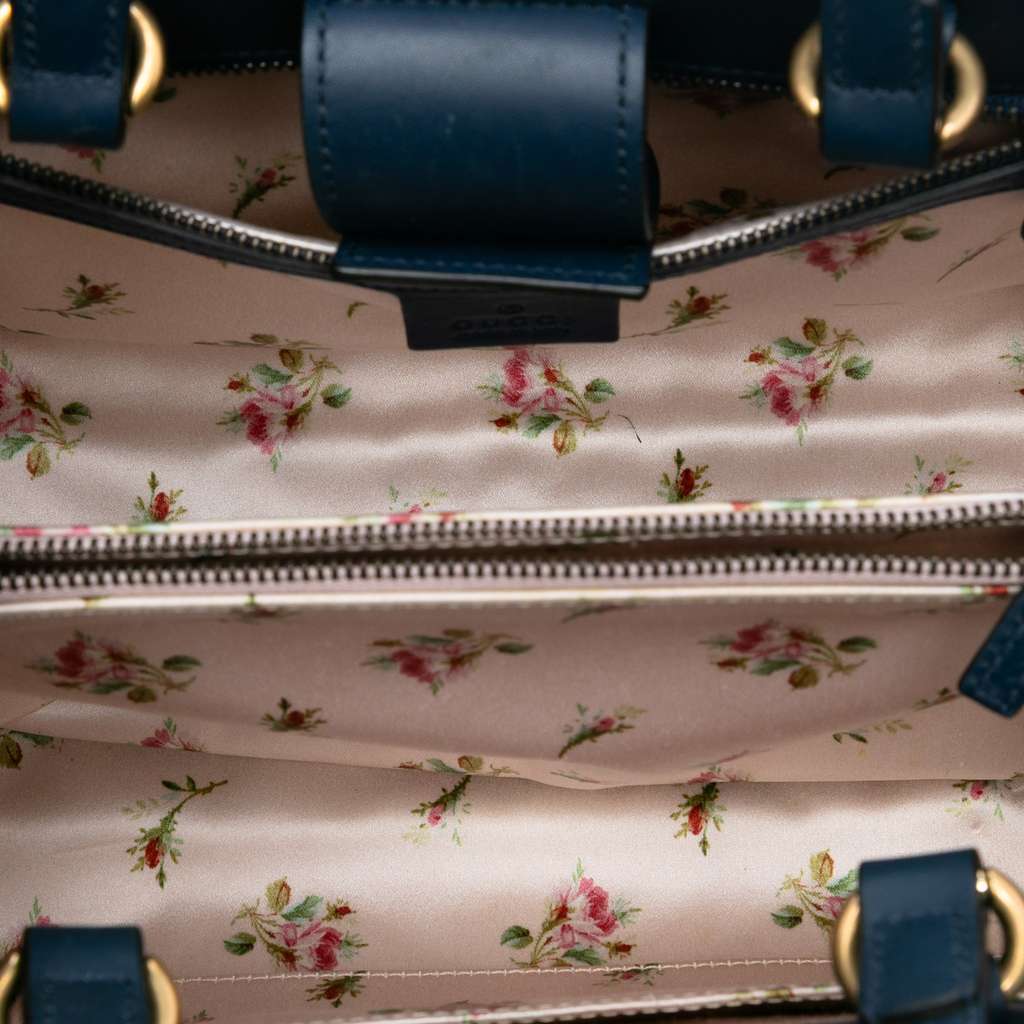 Gucci Small GG Marmont Matelasse Denim Pearly Satchel Blue Denim Good condition - Model View