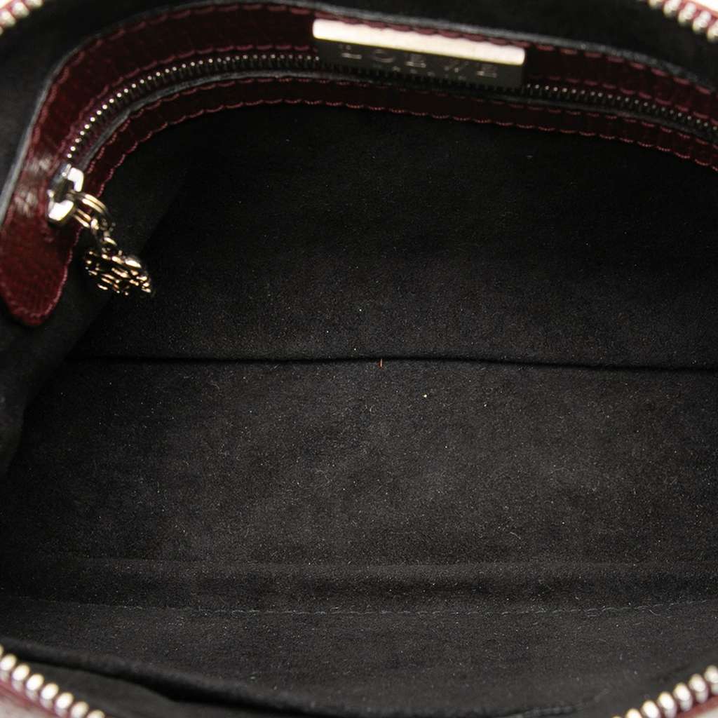 Loewe Textured Leather Shoulder Bag Red Leather Good condition - Model View