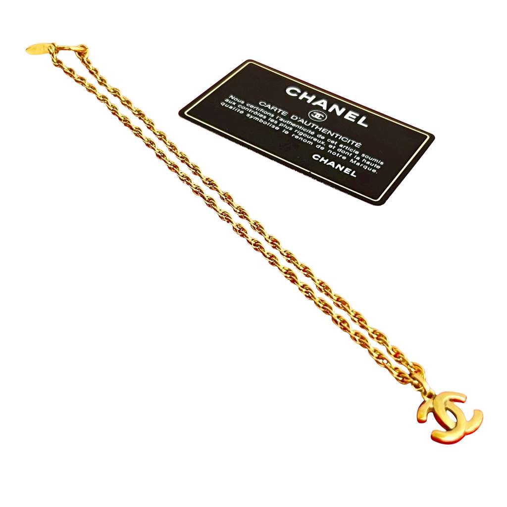 Chanel CC Gold Plated Pendant Necklace Gold Metal Good condition - Box View