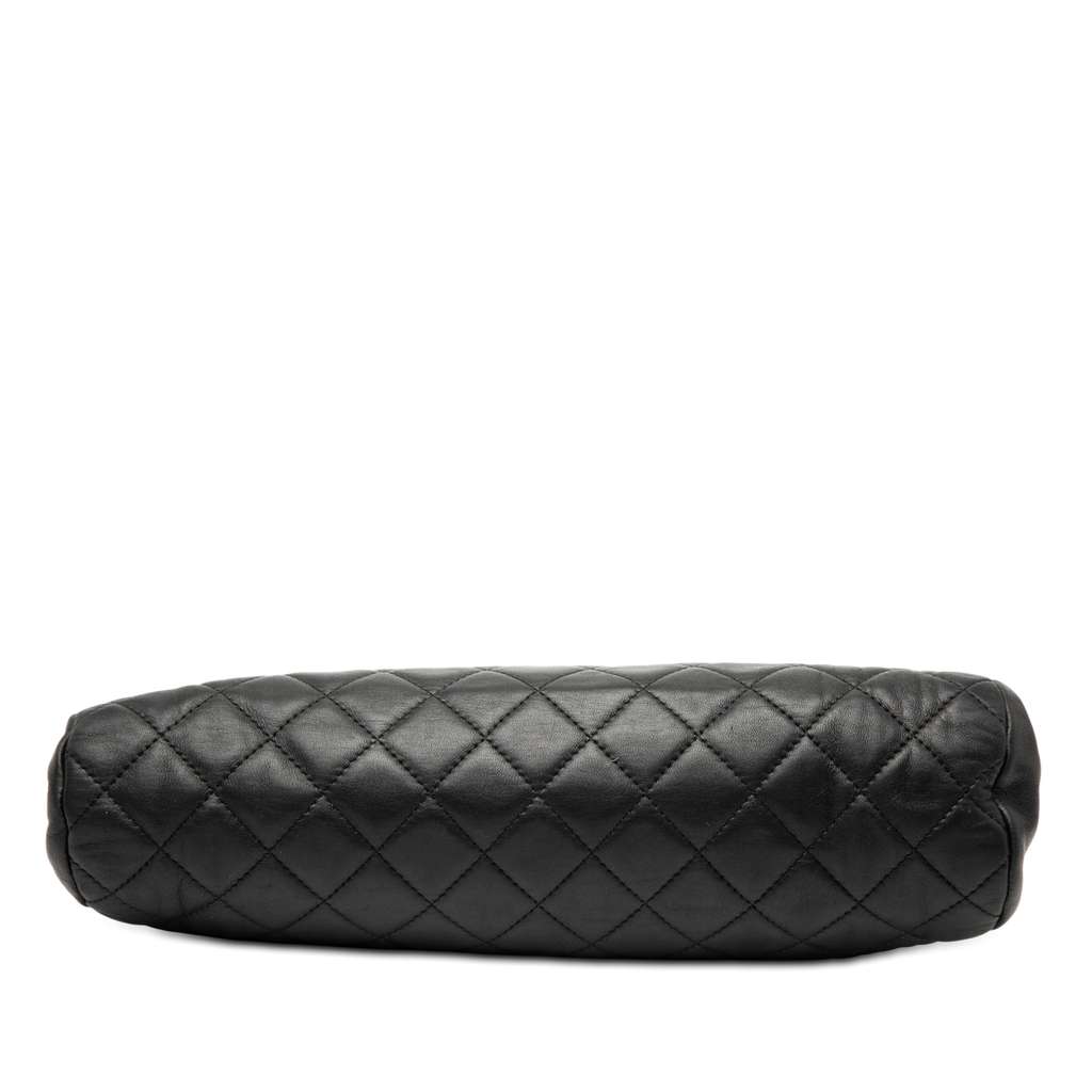 Chanel Quilted Lambskin Timeless Kisslock Clutch Black Leather Good condition - Inside View
