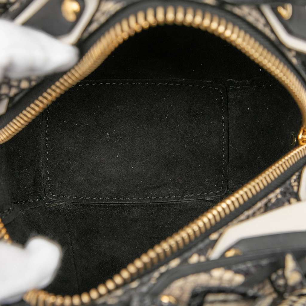 Burberry Croc Embossed Pallas Helmet Shoulder Bag White Leather Good condition - Model View