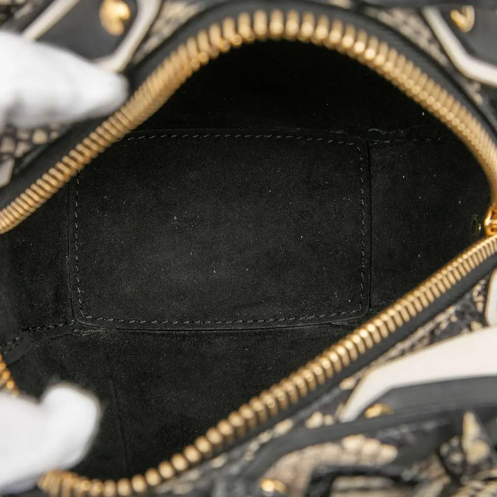 Burberry Croc Embossed Pallas Helmet Shoulder Bag White Leather Very good - Model View