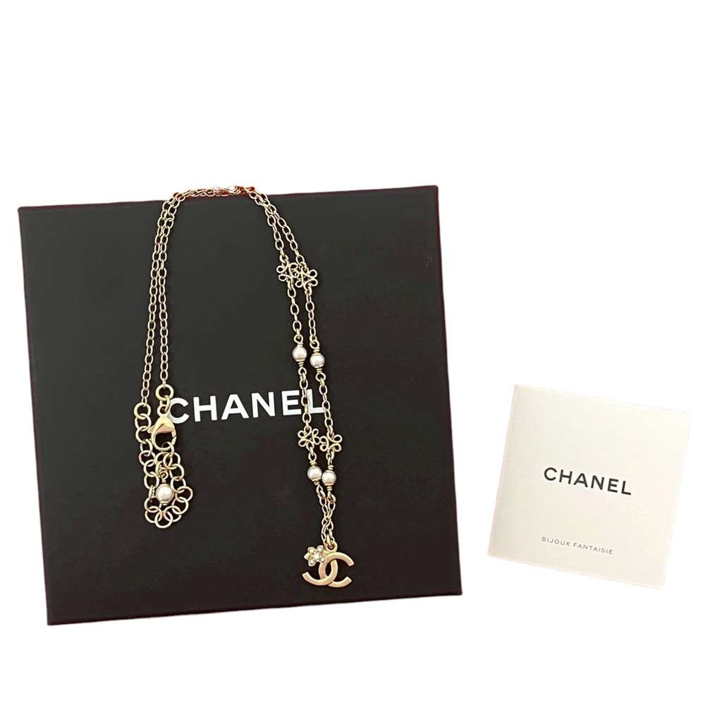 Chanel Gold Plated Faux Pearl CC Pendant Flower Station Necklace Gold Metal Good condition - Box View