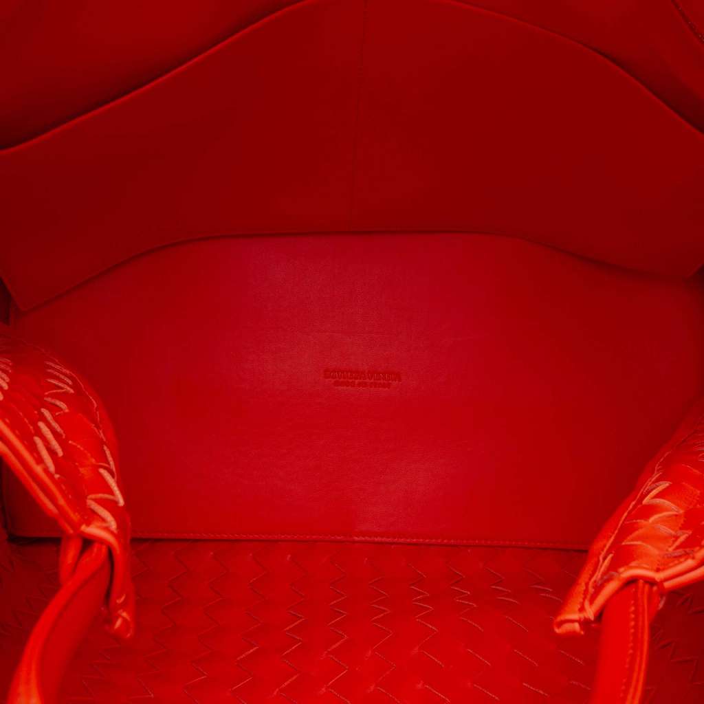 Bottega Veneta Large Lambskin Intrecciato Andiamo Satchel Orange Leather Good condition - Model View