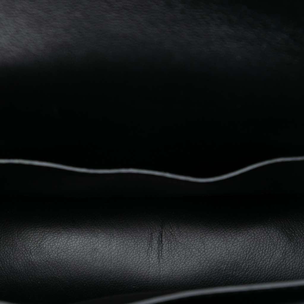 Burberry Leather TB Belt Bag Black Leather Good condition - Model View