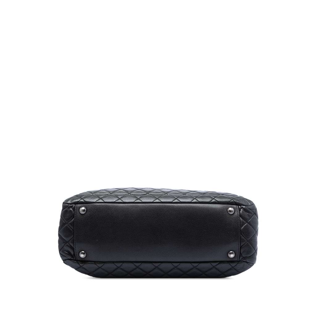 Chanel CC Quilted Caviar Zip Pocket Tote Black Leather Good condition - Inside View
