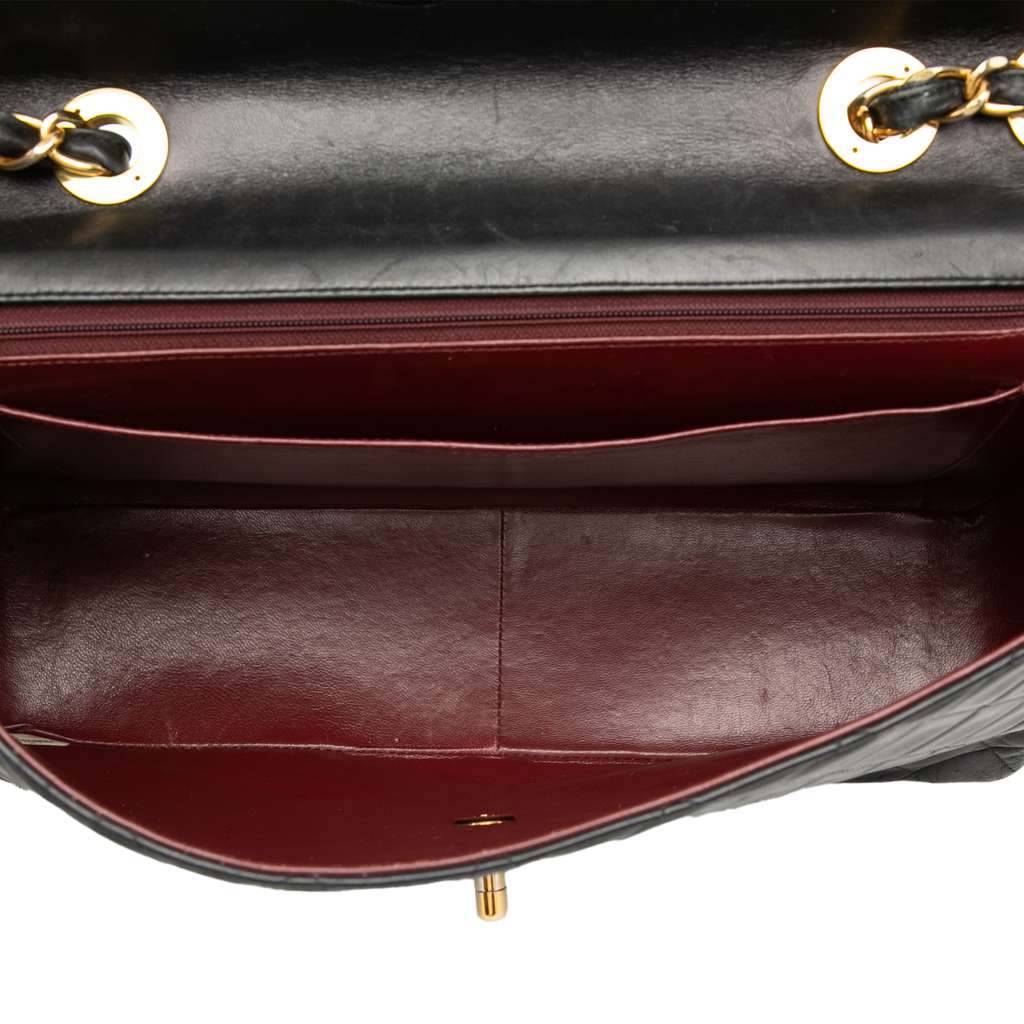 Chanel Maxi XL Classic Lambskin Single Flap Black Leather Good condition - Model View