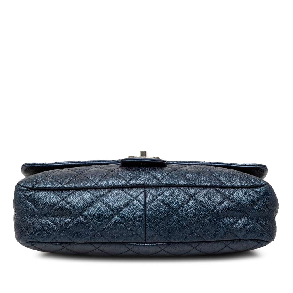 Chanel Jumbo Quilted Iridescent Caviar Easy Flap Blue Leather Good condition - Inside View
