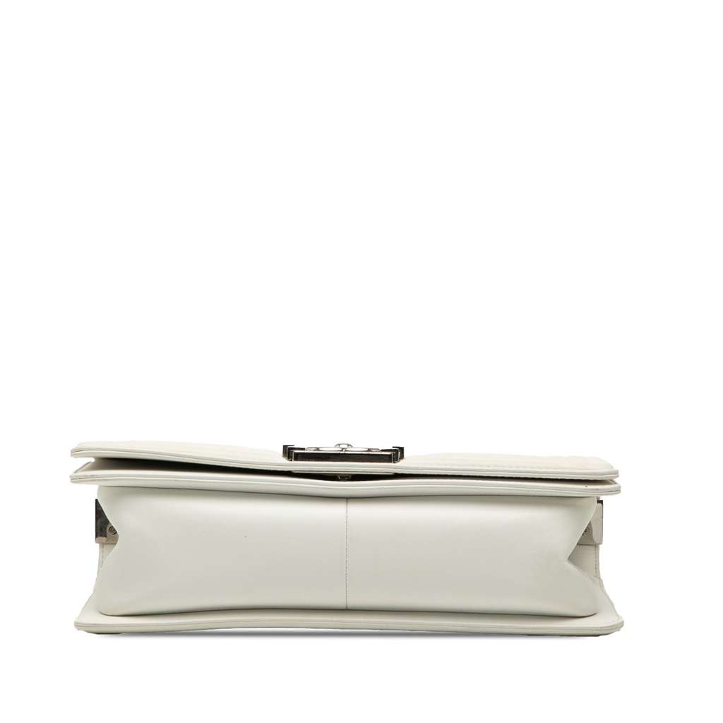 Chanel Old Medium Chevron Lambskin and Iridescent PVC Boy Flap White Leather Good condition - Inside View