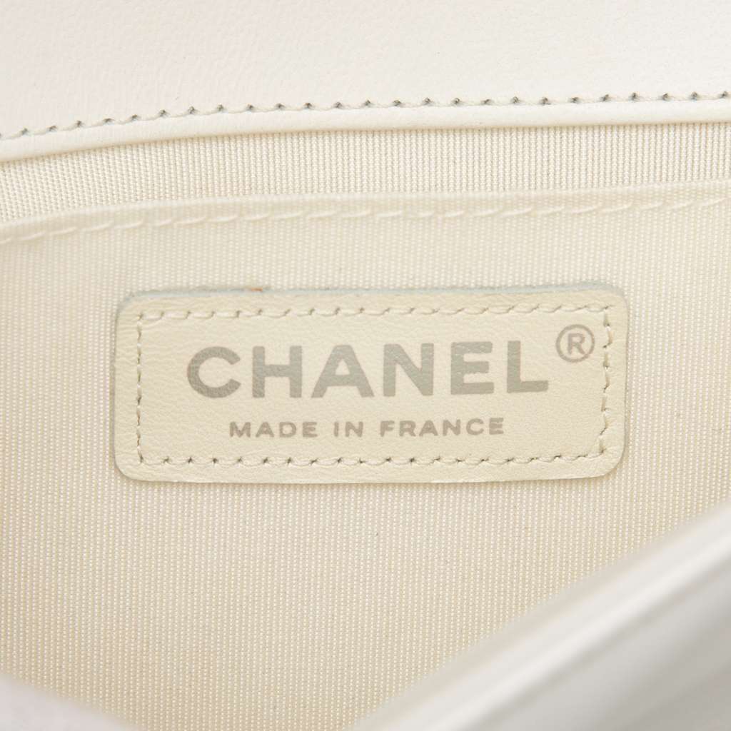 Chanel Old Medium Chevron Lambskin and Iridescent PVC Boy Flap White Leather Good condition - Box View