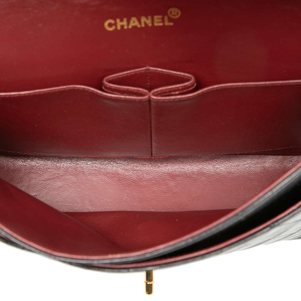 Chanel Medium Classic Lambskin Double Flap Black Leather Good condition - Model View