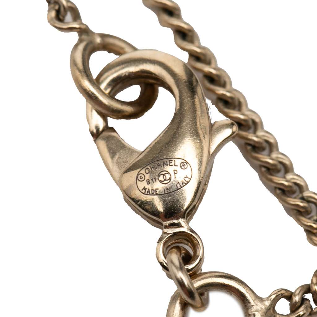 Chanel Gold Plated Gripoix CC Pendant Necklace Gold Metal Good condition - Model View