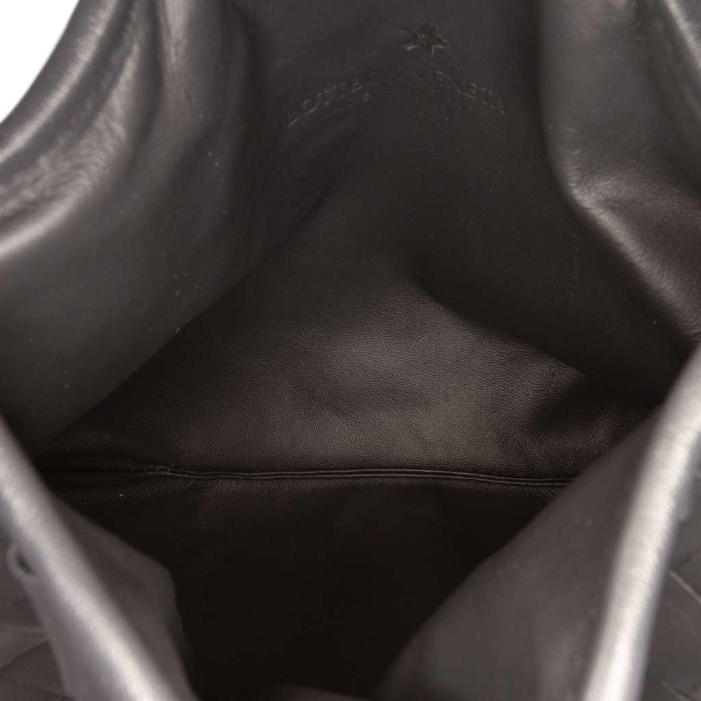 Bottega Veneta Mini Calfskin Intrecciato Hop Satchel Black Leather Good condition - Model View