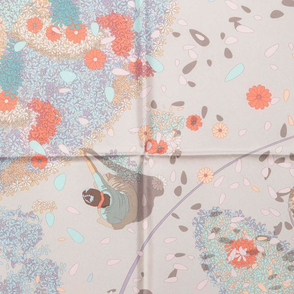 Hermès Offrandes d Un Jour Silk Scarf White Silk Very good condition - Box View