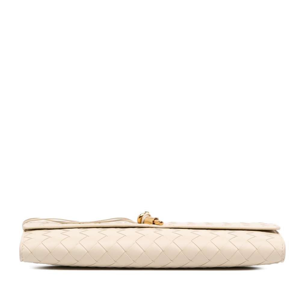 Bottega Veneta Lambskin Intrecciato Andiamo Clutch White Leather Good condition - Inside View