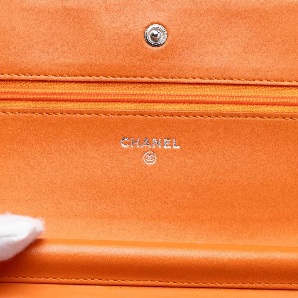 Chanel CC Quilted Patent Wallet on Chain Orange Leather Good condition - Box View