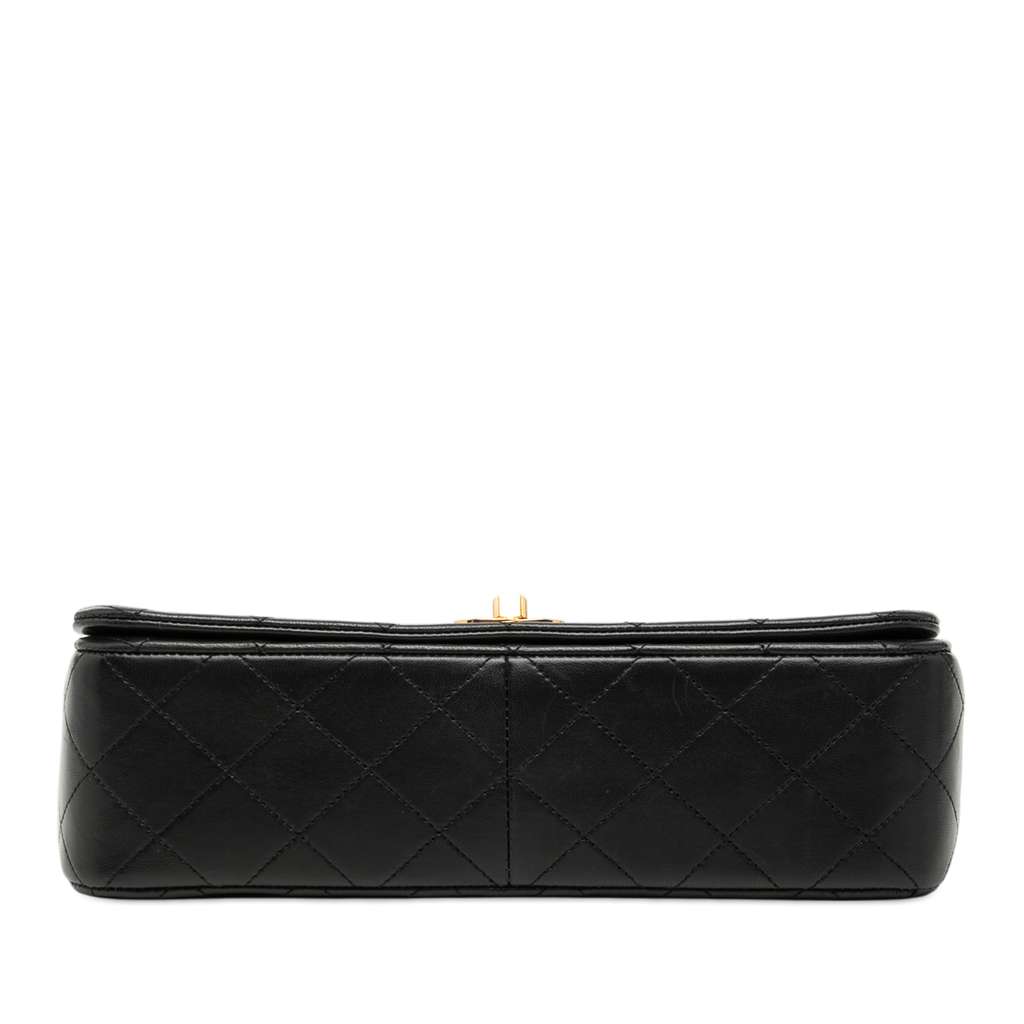 Chanel Medium Quilted Lambskin Full Flap Black Leather Good condition - Inside View