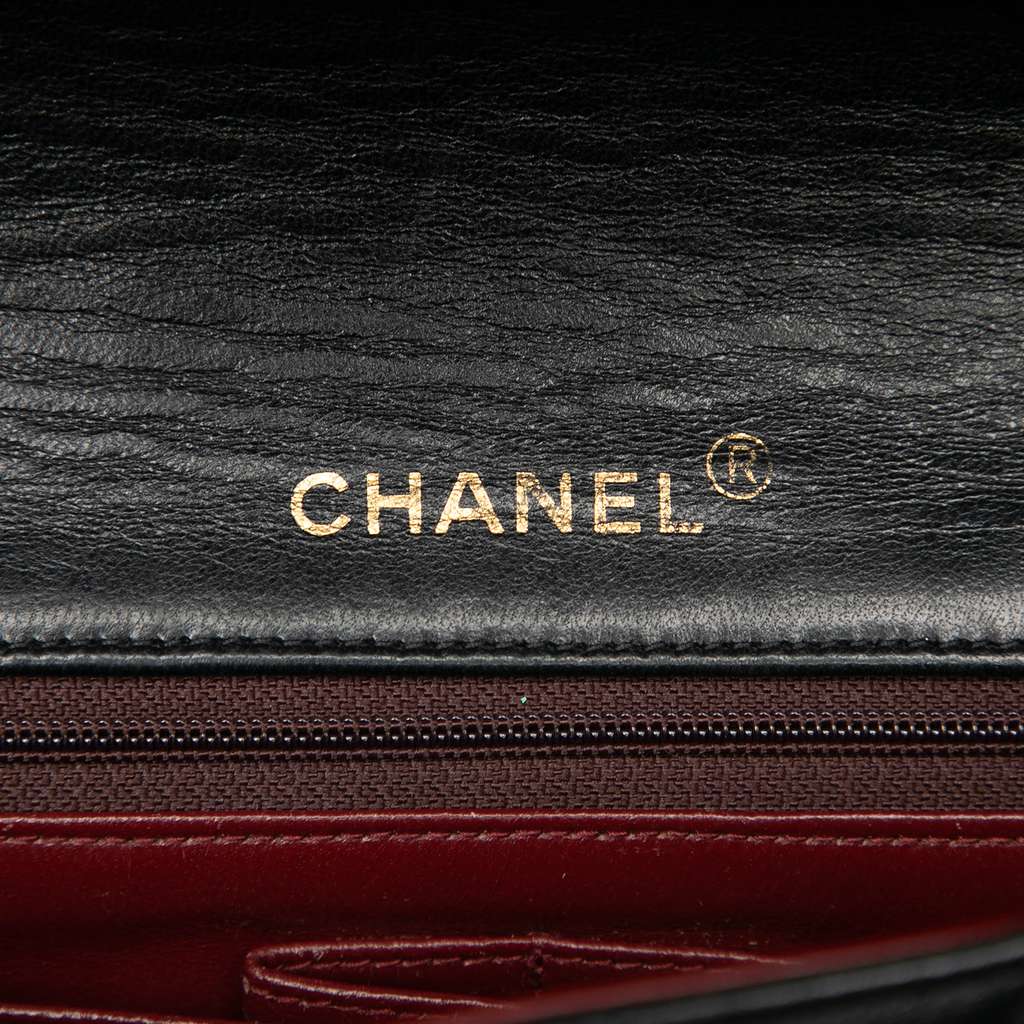 Chanel Medium Quilted Lambskin Full Flap Black Leather Good condition - Box View