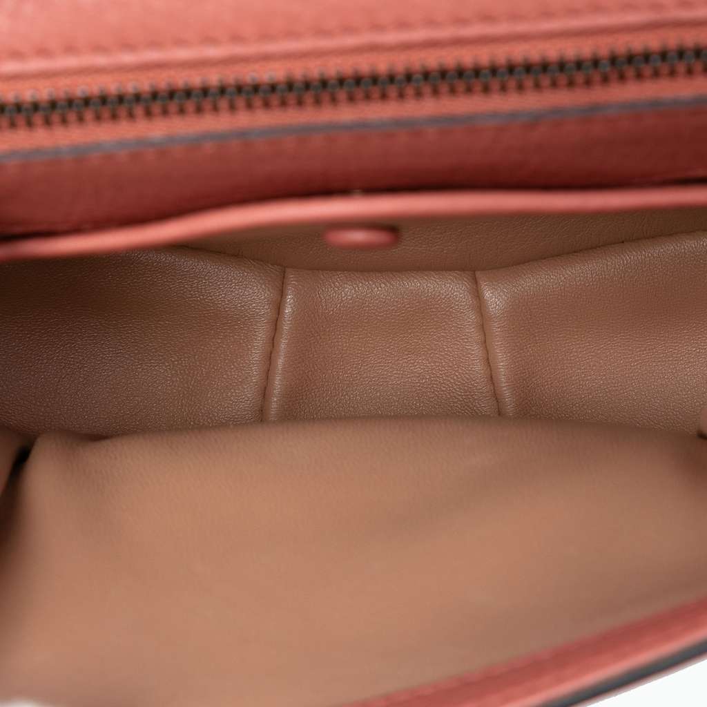 Gucci Small Leather Bamboo Nouveau Fringe Crossbody Pink Leather Good condition - Model View