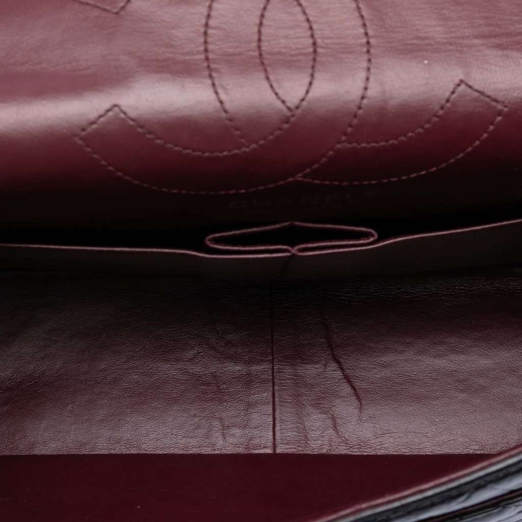 Chanel Quilted Aged Calfskin Reissue 2.55 Double Flap 226 Black Leather Good condition - Model View