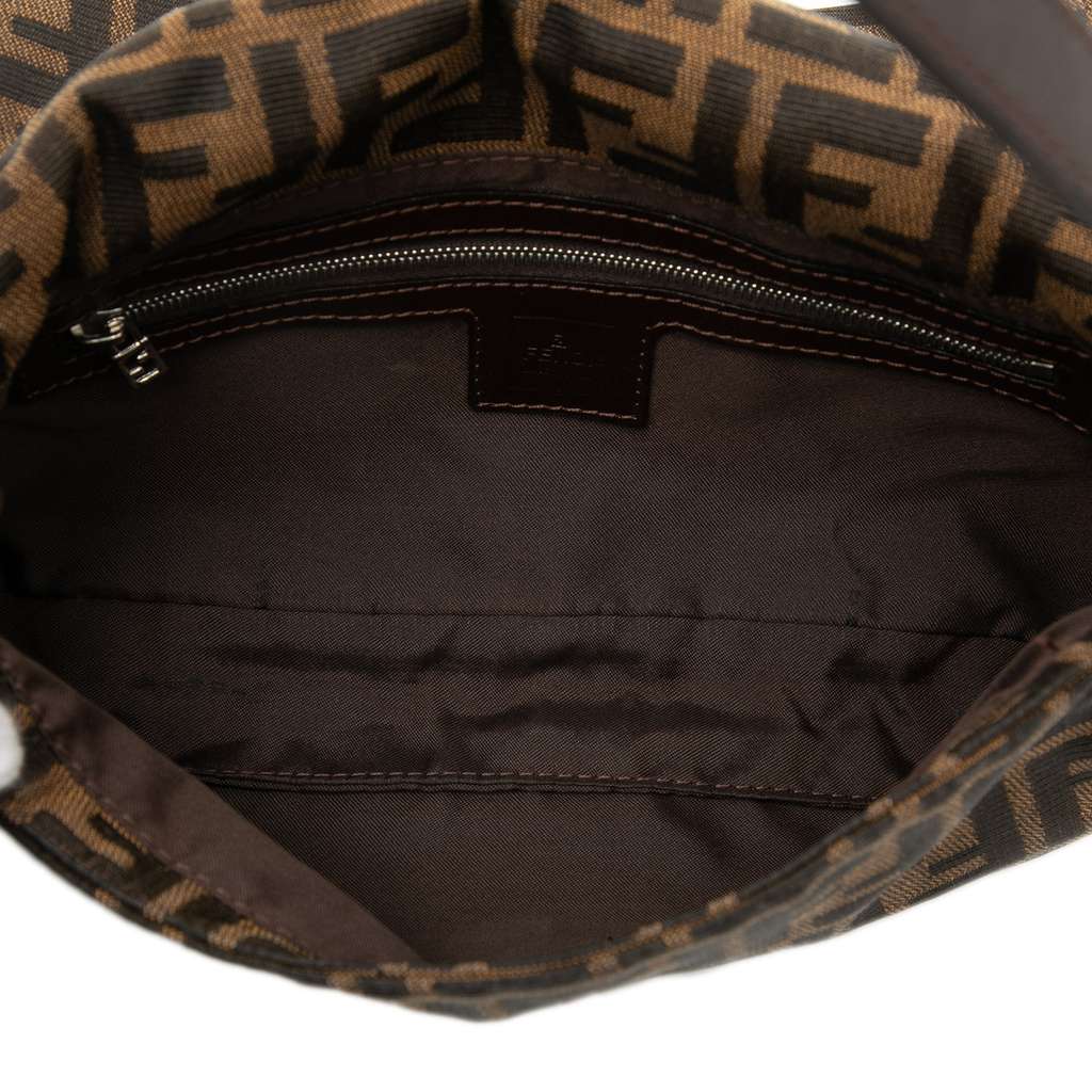 Fendi Zucca Canvas Baguette Brown Canvas Good condition - Model View