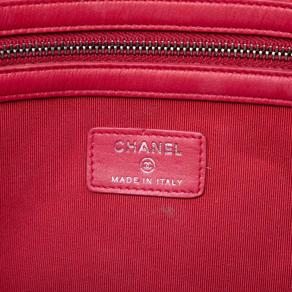 Chanel Large Aged Calfskin Gabrielle O Case Clutch Black Leather Good condition - Box View