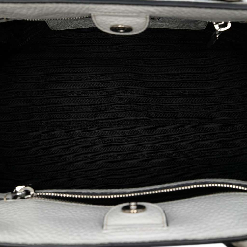 Prada Vitello Daino Open Convertible Tote White Leather Good condition - Model View