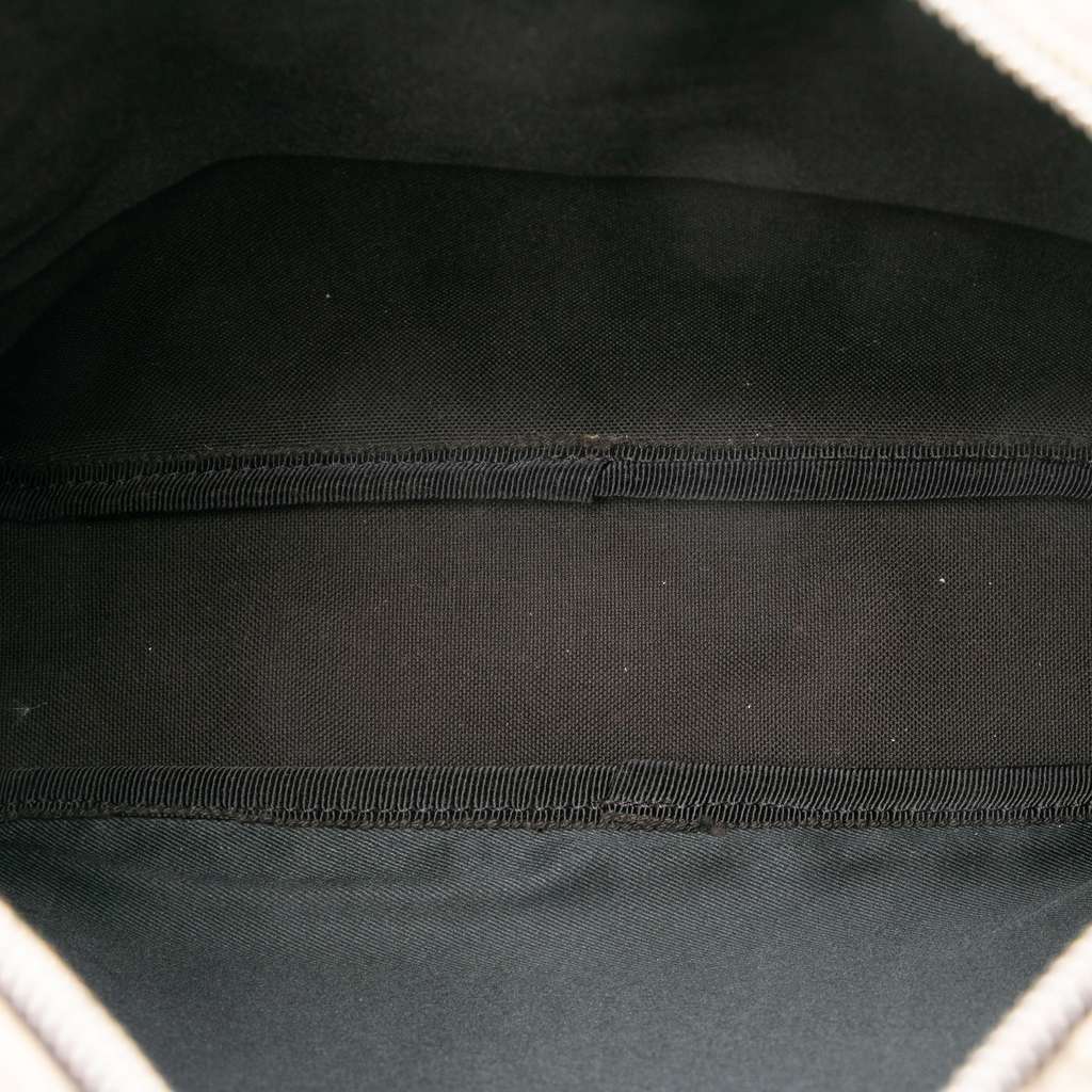 Gucci GG Supreme Crossbody Brown Canvas Good condition - Model View