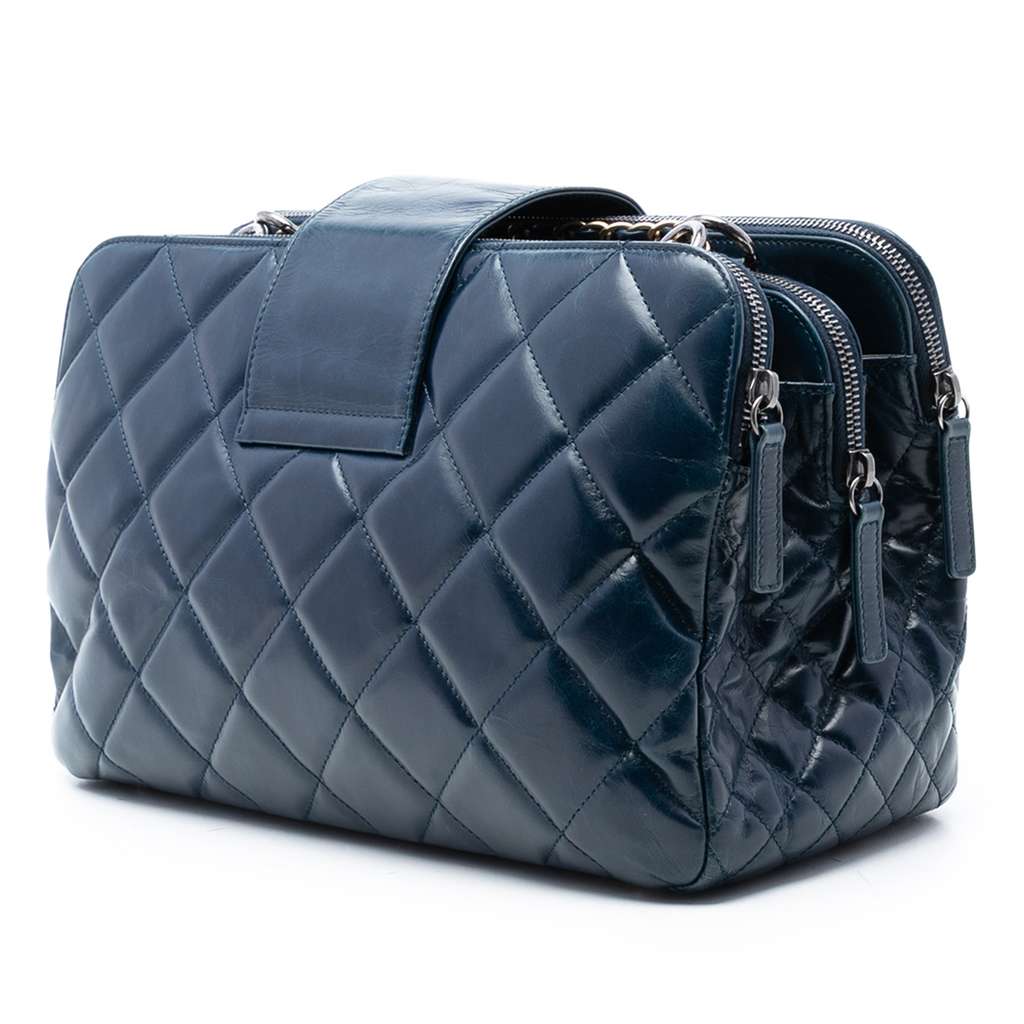 Chanel Medium Quilted Glazed Calfskin Daily Walk Double Zip Shoulder Bag Blue Leather Good condition - Back View