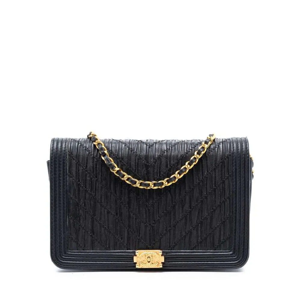 Chanel Pleated Crumpled Chevron Calfskin Le Boy Wallet On Chain Black Leather Very good - Front View