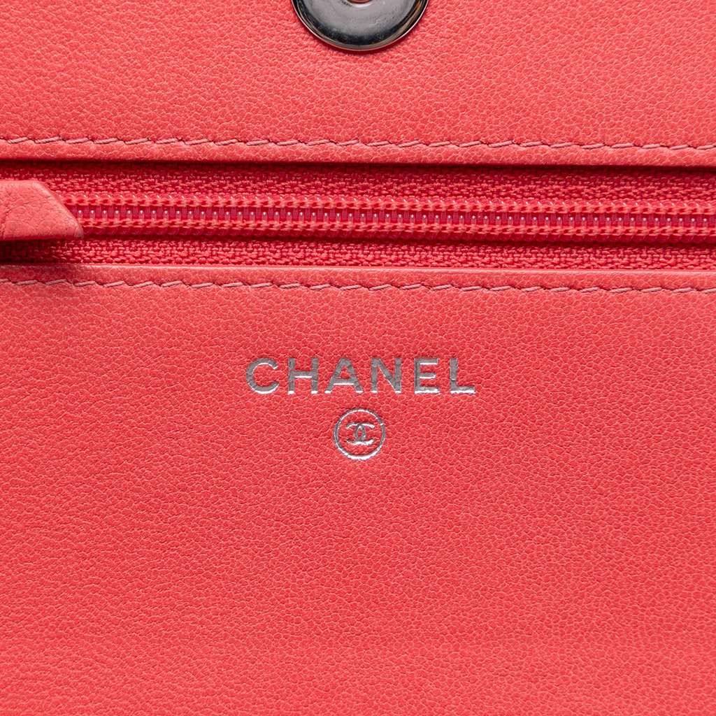 Chanel Quilted Lambskin Color Pop CC Wallet on Chain Blue Leather Good condition - Box View