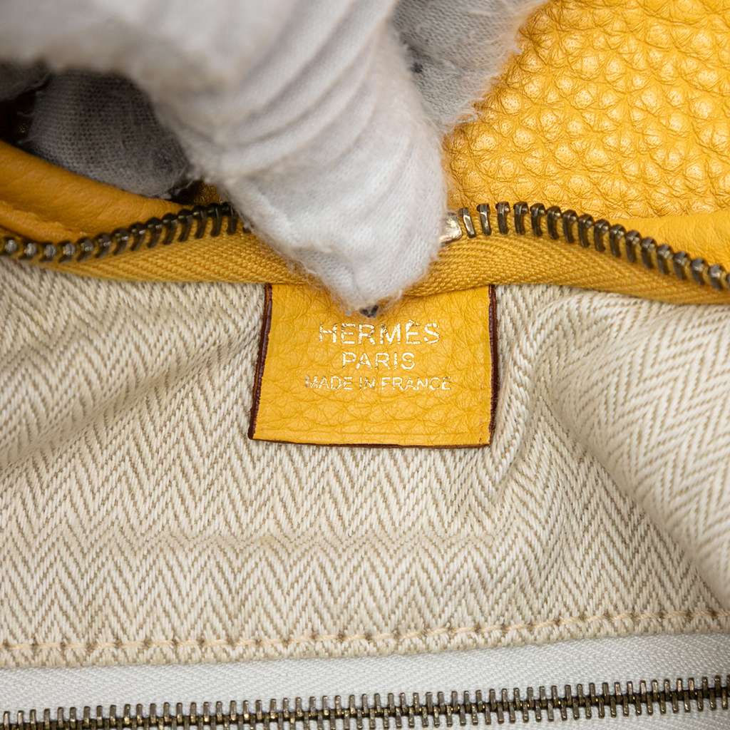 Hermès Clemence Massai PM Yellow Leather Good condition - Box View
