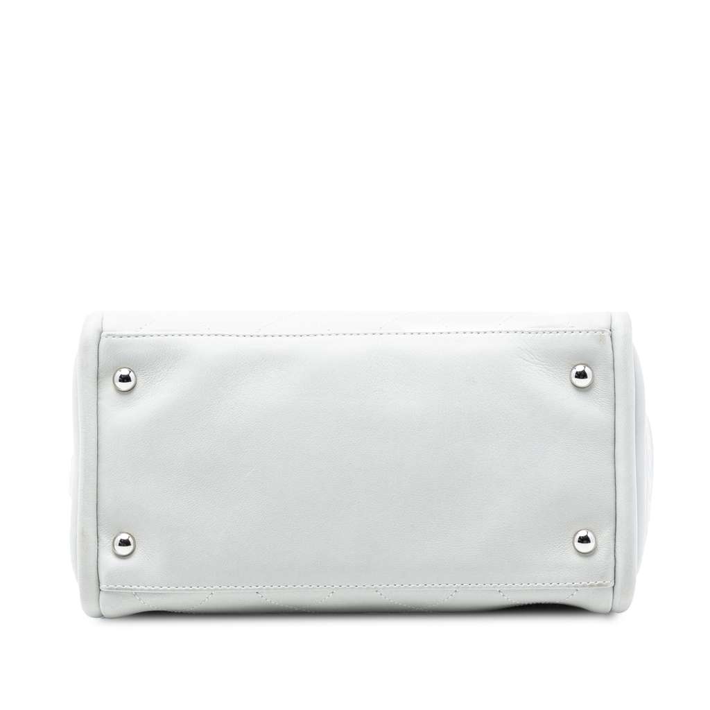 Chanel Lambskin Ultimate Soft Frame Handbag White Leather Good condition - Inside View