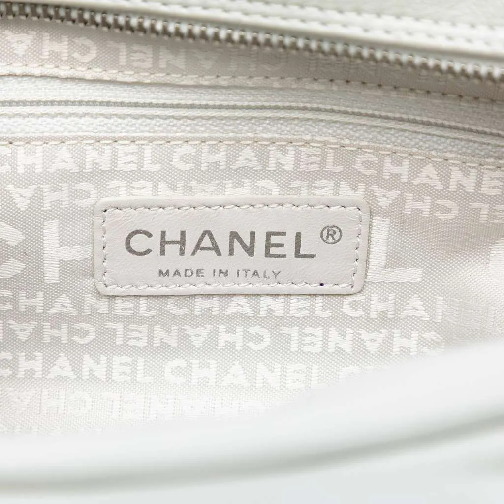 Chanel Lambskin Ultimate Soft Frame Handbag White Leather Very good - Box View